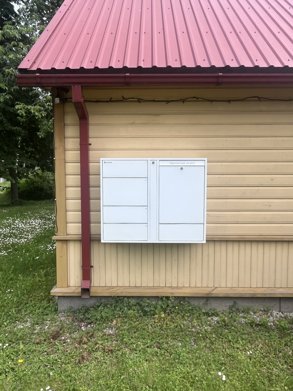 Raamatukapp Hellamaal